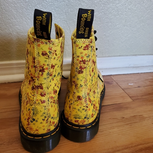 Vintage yellow floral doc martens - Picture 2 of 5
